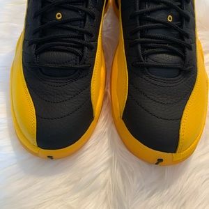 New never worn Men’s authentic AIR JORDAN 12 RETRO